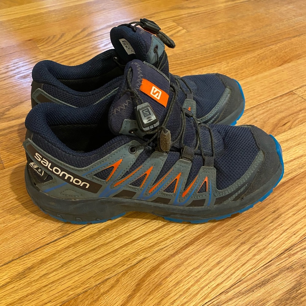 Salomon hiking shoes (boys)